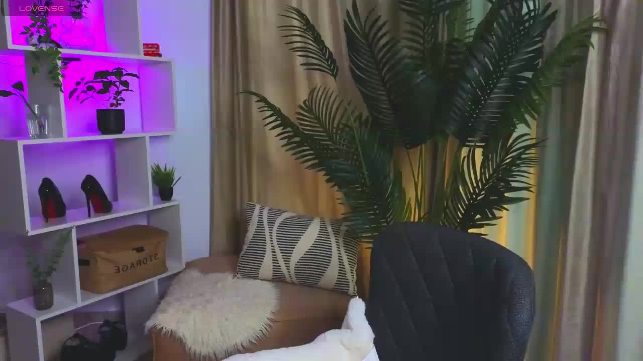 Lina-hill Live Sex December 20, 2025