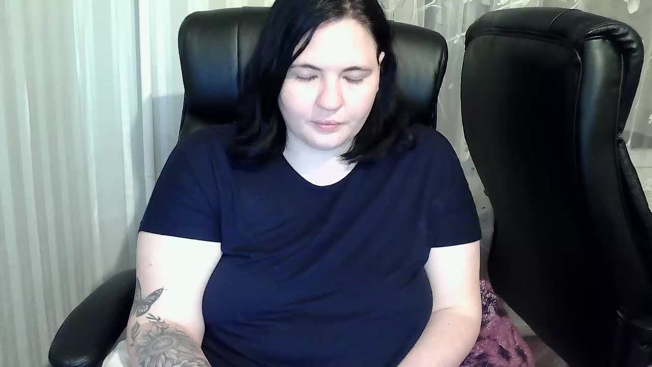 XLisaBlueX Live Sex December 17, 2025