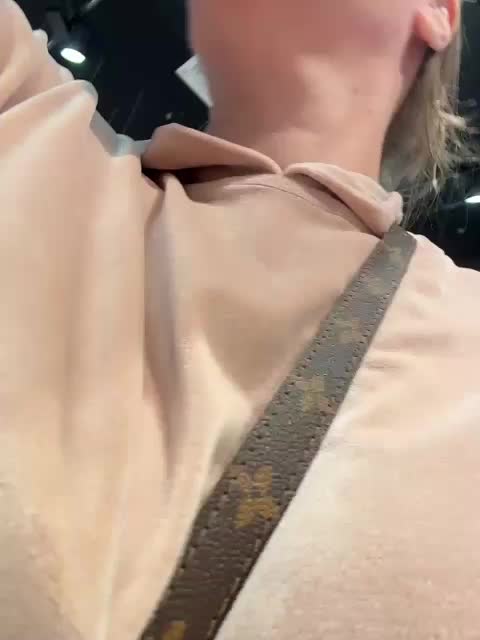 Veronika_Gold Live Sex December 18, 2025