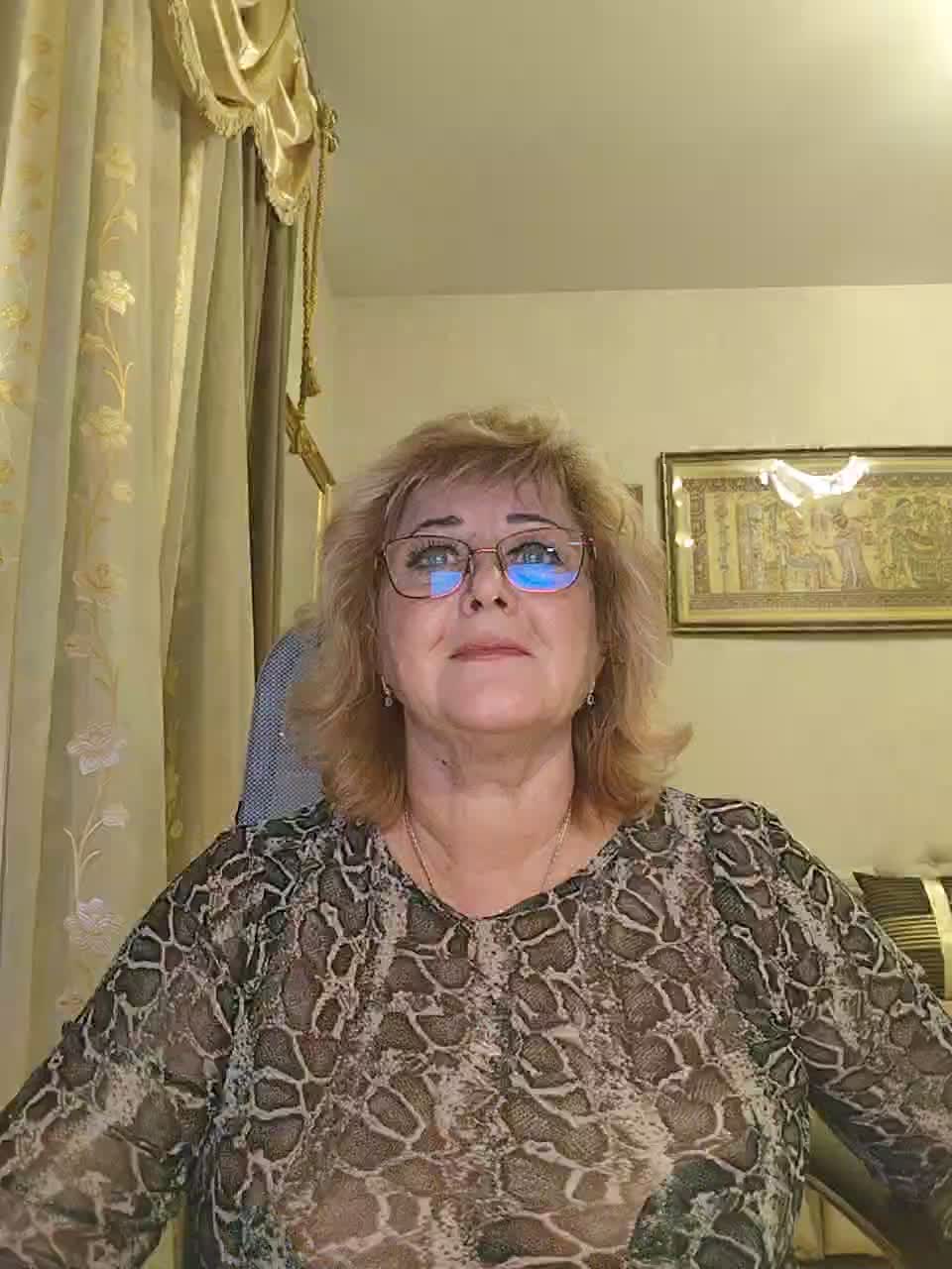 KarinkaSweet Live Sex December 17, 2025