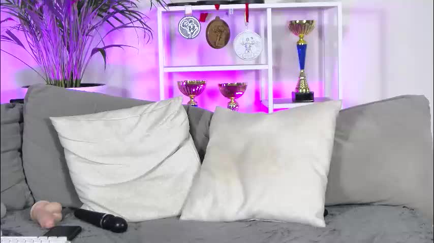 adelinecarter Live Sex December 13, 2025