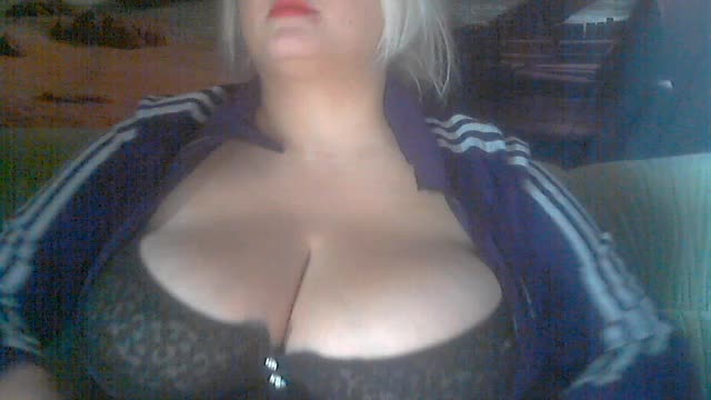 DianaCream Live Sex December 12, 2025