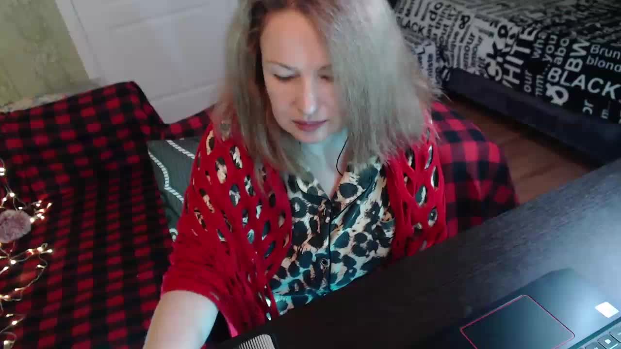 MeganIris Live Sex December 18, 2025