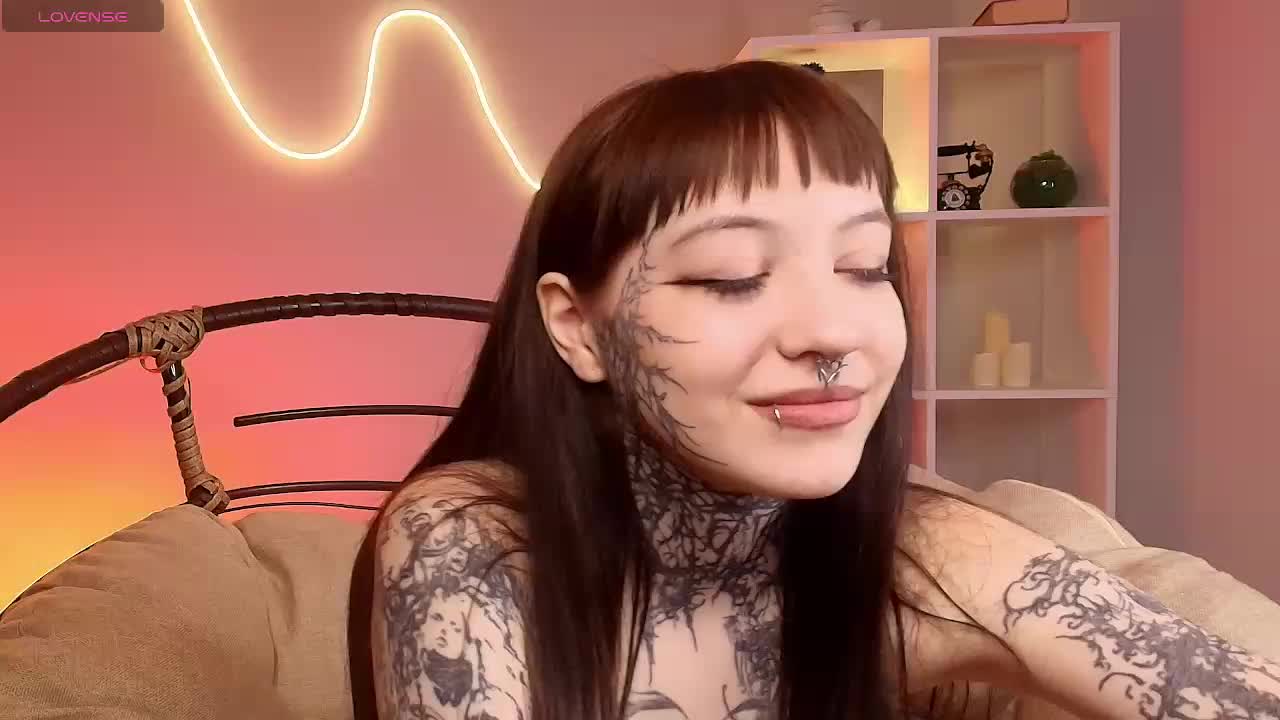 EmmaWillis Live Sex December 14, 2025