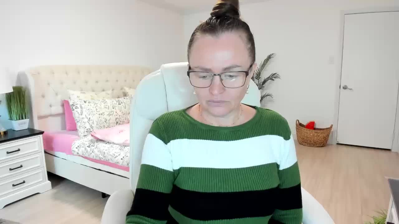 -Michelle- Live Sex December 14, 2025