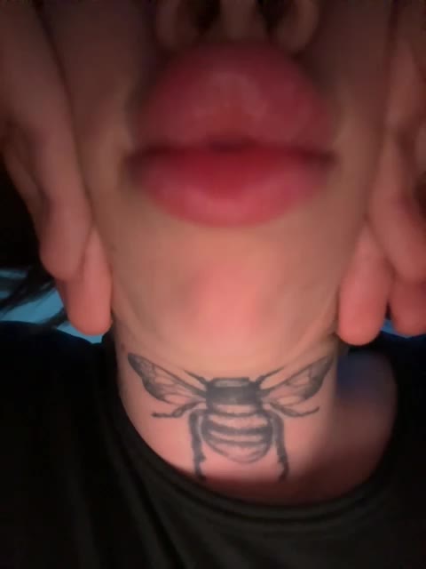 v_-_-_v Live Sex December 13, 2025