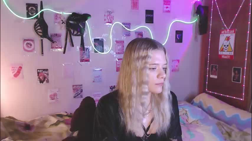 your_horny_friends Live Sex December 19, 2025