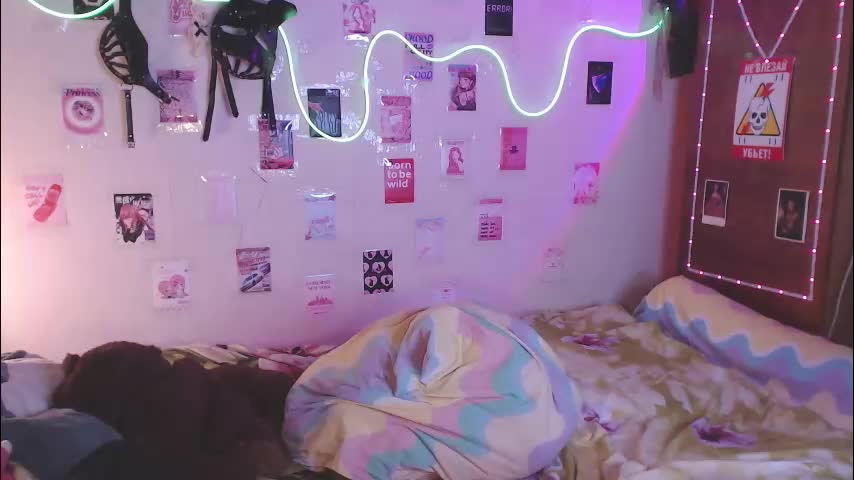 your_horny_friends Live Sex December 19, 2025