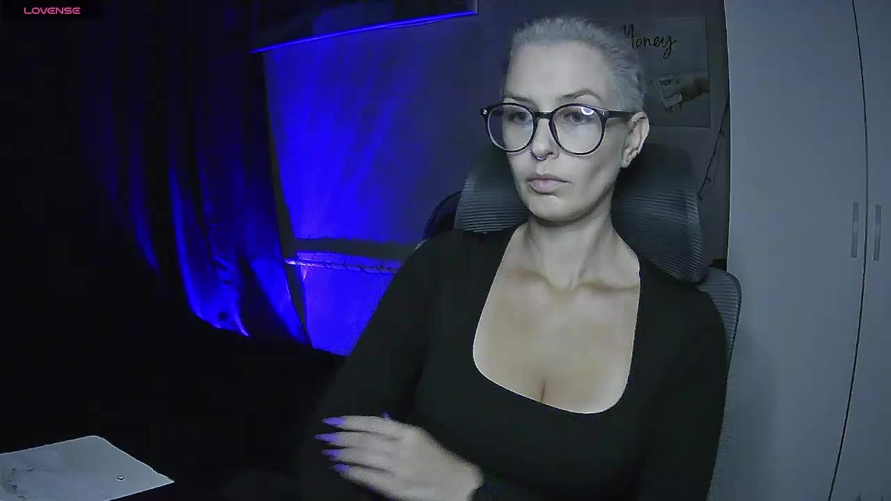 MamaKoska Live Sex December 15, 2025