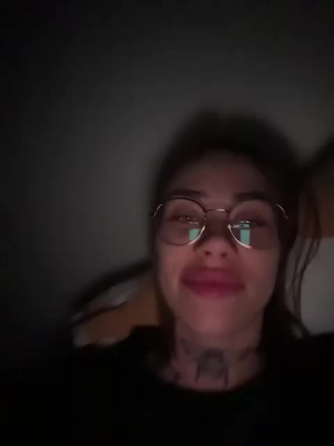 v_-_-_v Live Sex December 13, 2025