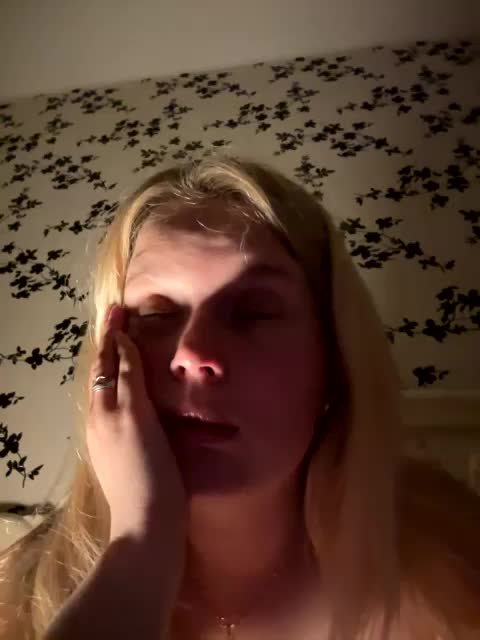 Pionchick Live Sex December 14, 2025