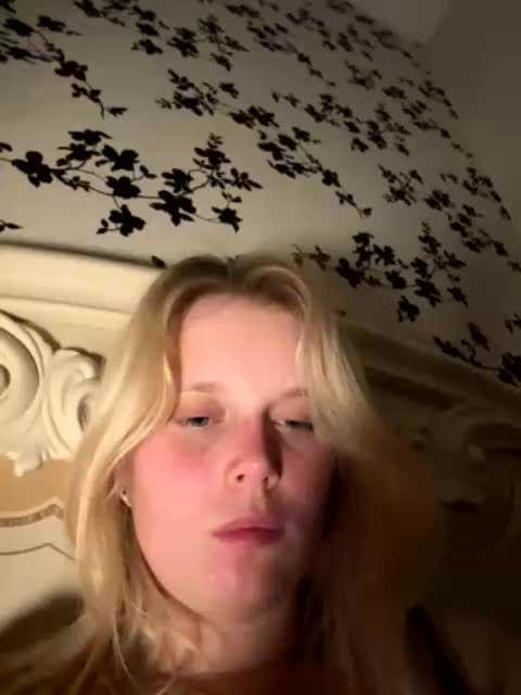 Pionchick Live Sex December 13, 2025