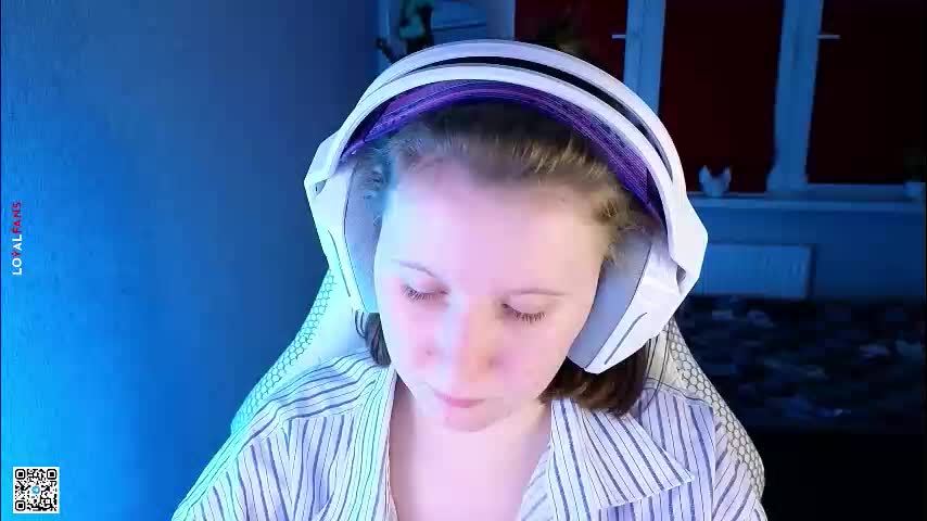 moon_avengers Live Sex December 13, 2025