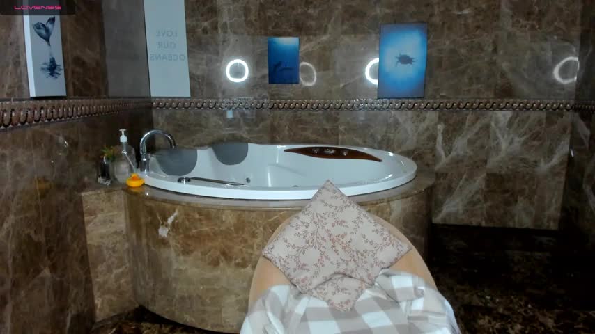 adell_berry Live Sex 2025.10.04