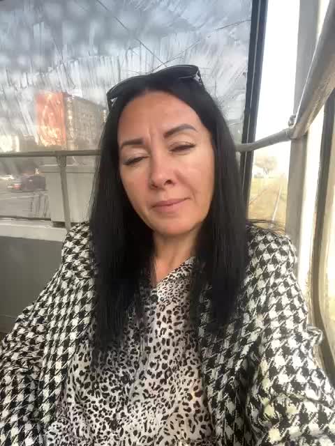 Karolina_Milf Live Sex December 14, 2025