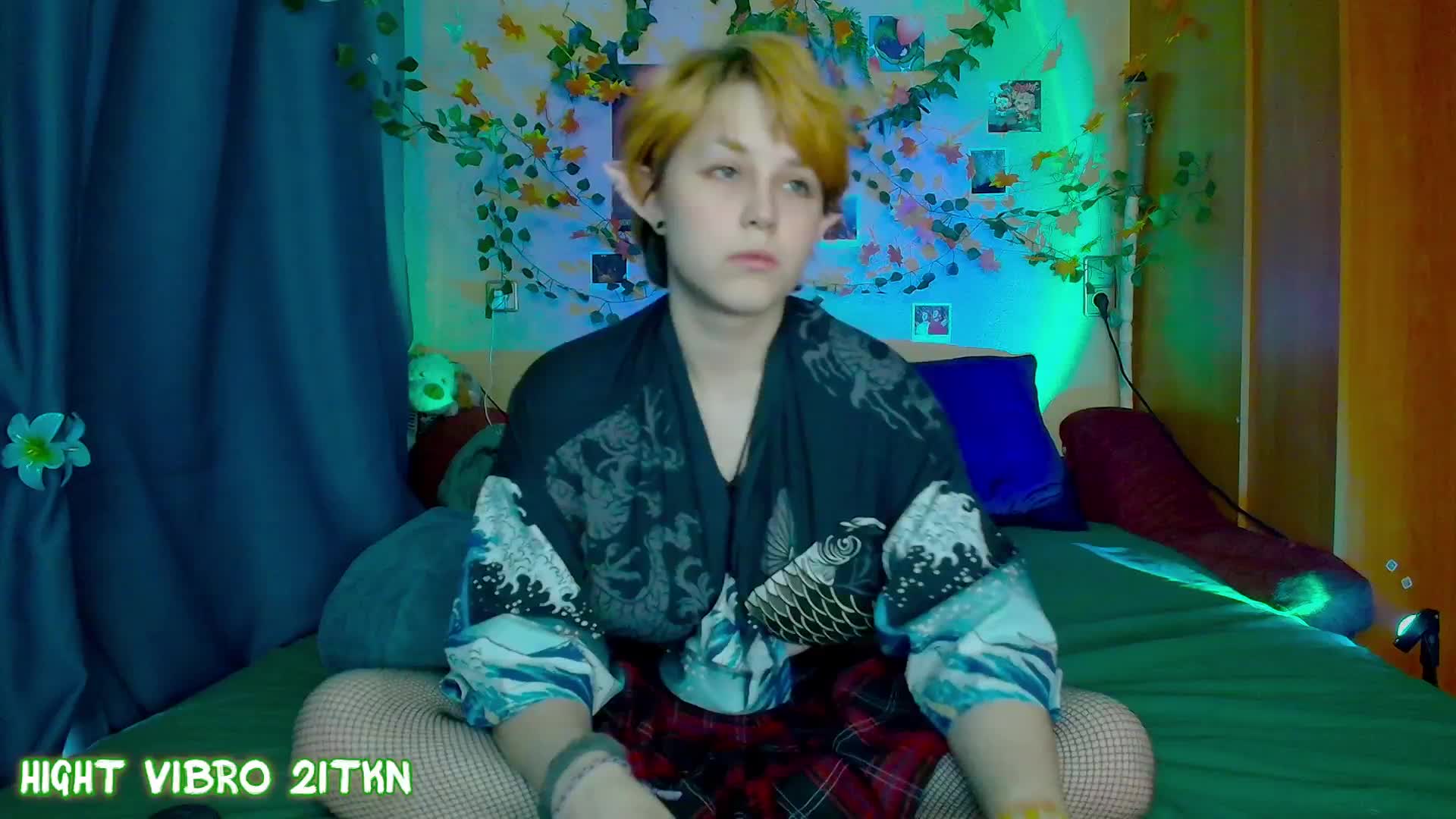 Tricky_Kitsune Live Sex December 17, 2025