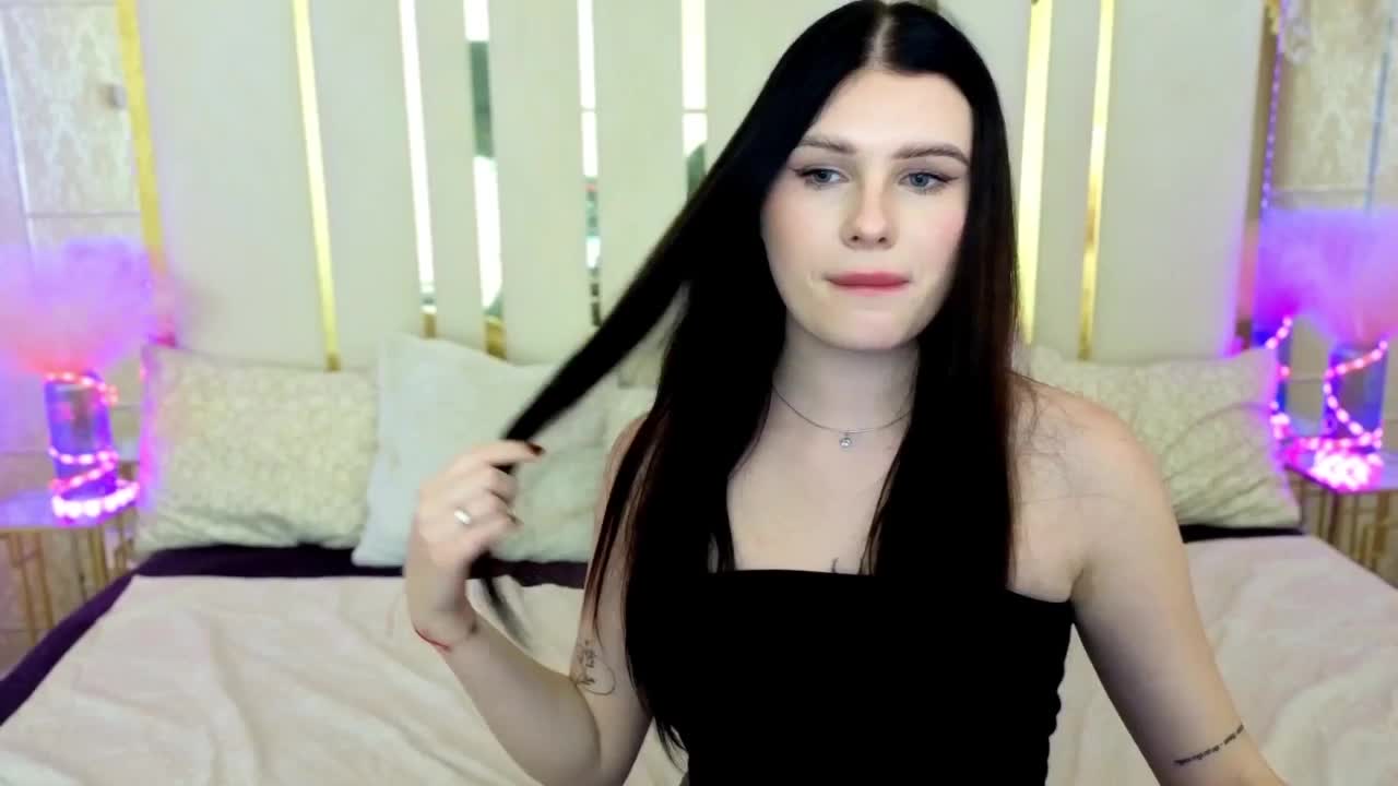 NeylaCharm Live Sex December 17, 2025
