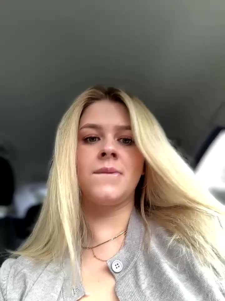 Love_Bri Live Sex December 18, 2025