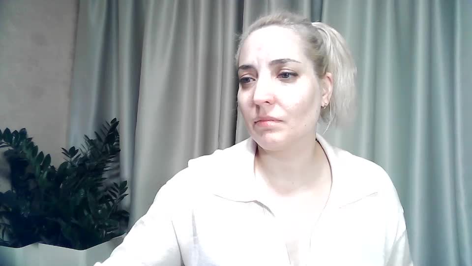 mariska-kiska Live Sex December 14, 2025