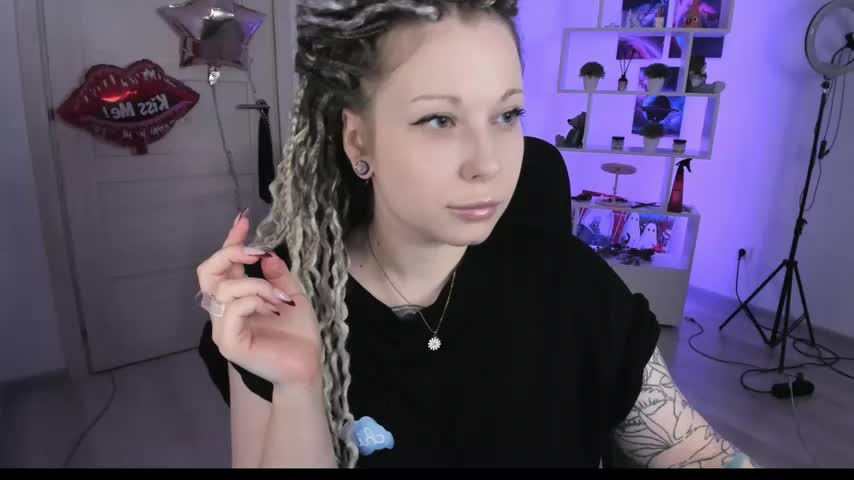 HoneySallyMoore Live Sex December 13, 2025