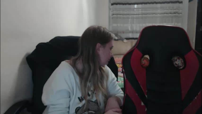 jenisandpeter Live Sex December 19, 2025