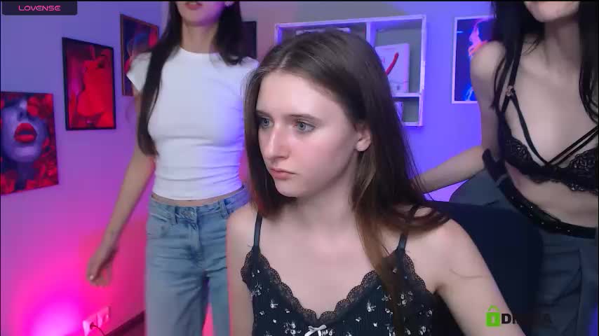 riley_sanders Live Sex December 17, 2025