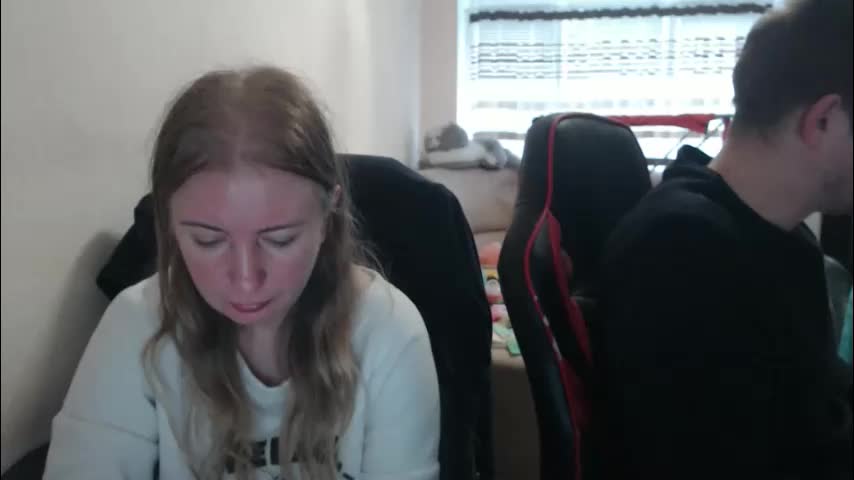 jenisandpeter Live Sex December 19, 2025