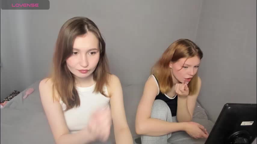 eumomino Live Sex December 14, 2025