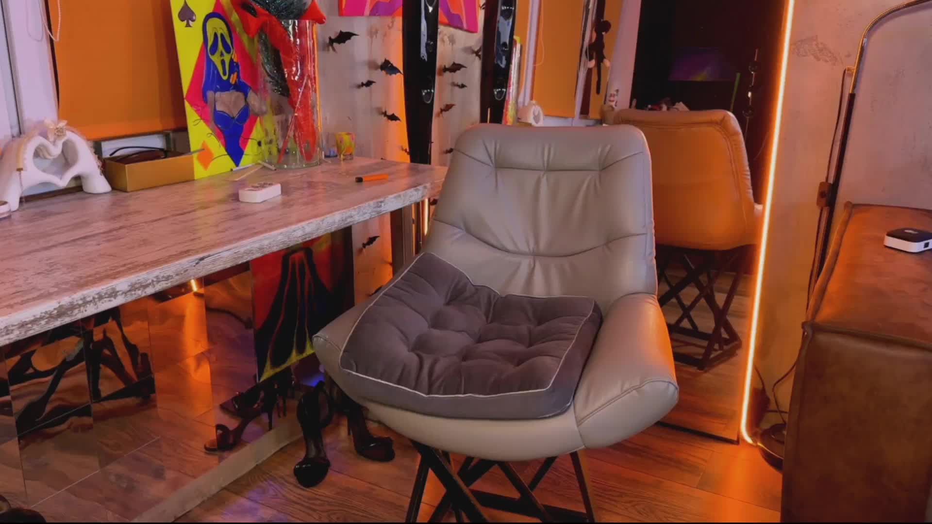 Na-izi Live Sex December 19, 2025