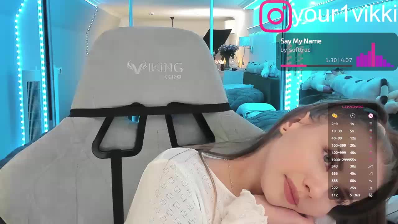 VikkiExtraCheese Live Sex December 17, 2025