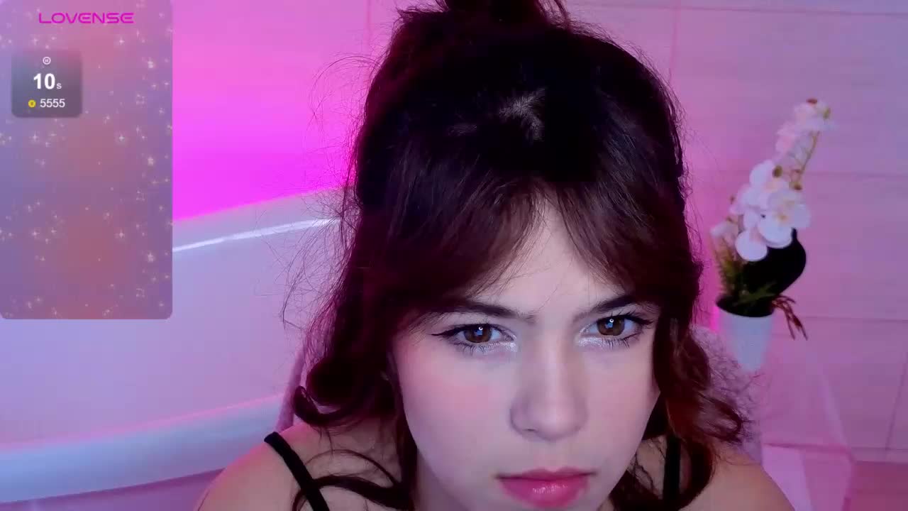 CoralineJones Live Sex December 18, 2025