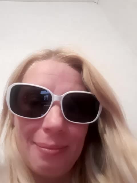 -nelya- Live Sex December 17, 2025