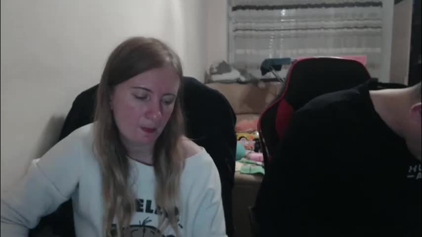 jenisandpeter Live Sex December 19, 2025