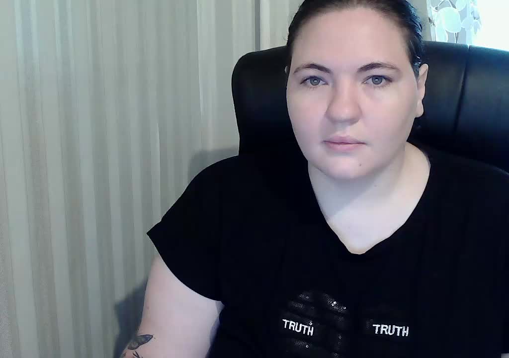 XLisaBlueX Live Sex December 17, 2025