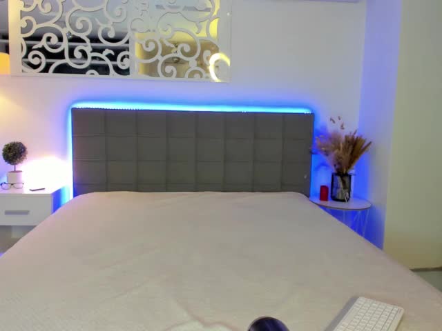 HollyTaillor Live Sex December 14, 2025