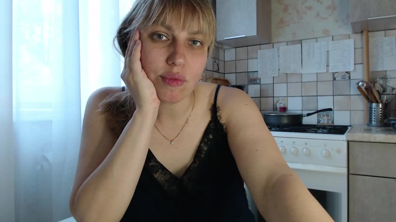 Karmella Live Sex December 13, 2025