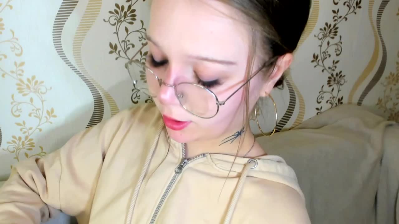 MelMooon Live Sex December 14, 2025