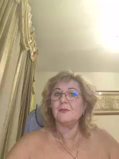 KarinkaSweet Live Sex December 17, 2025