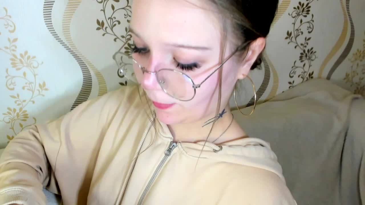 MelMooon Live Sex December 14, 2025