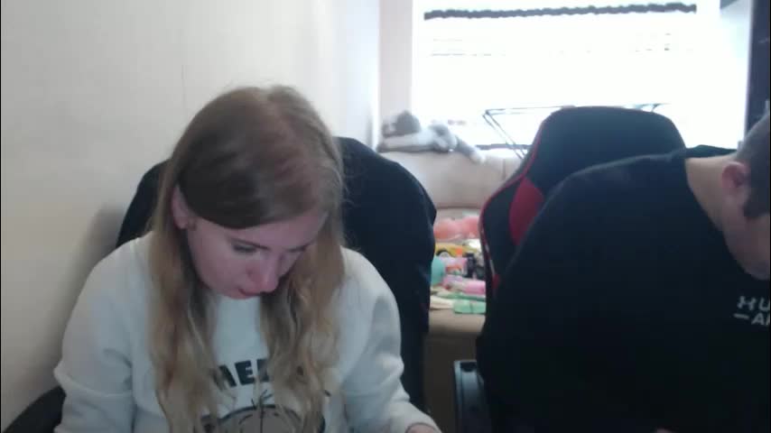 jenisandpeter Live Sex December 19, 2025