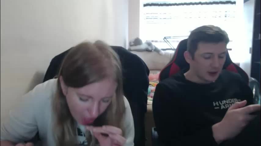 jenisandpeter Live Sex December 19, 2025