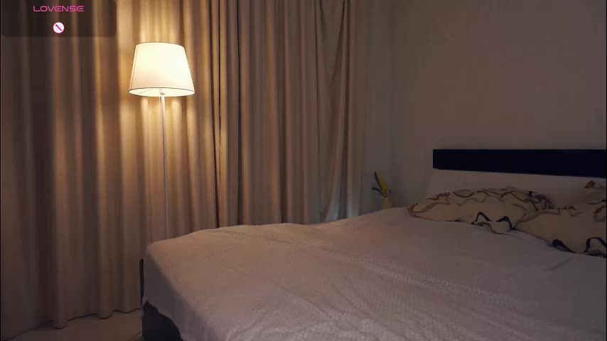 hip_hop_baby Live Sex December 14, 2025