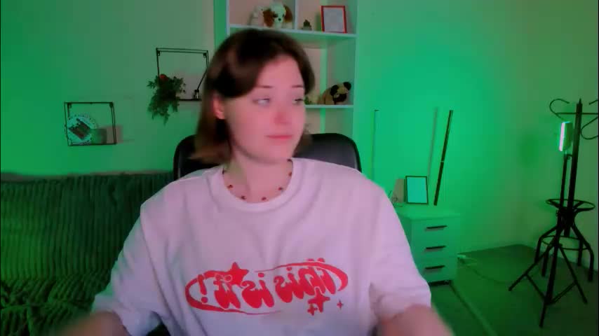 mona_cloud Live Sex December 18, 2025