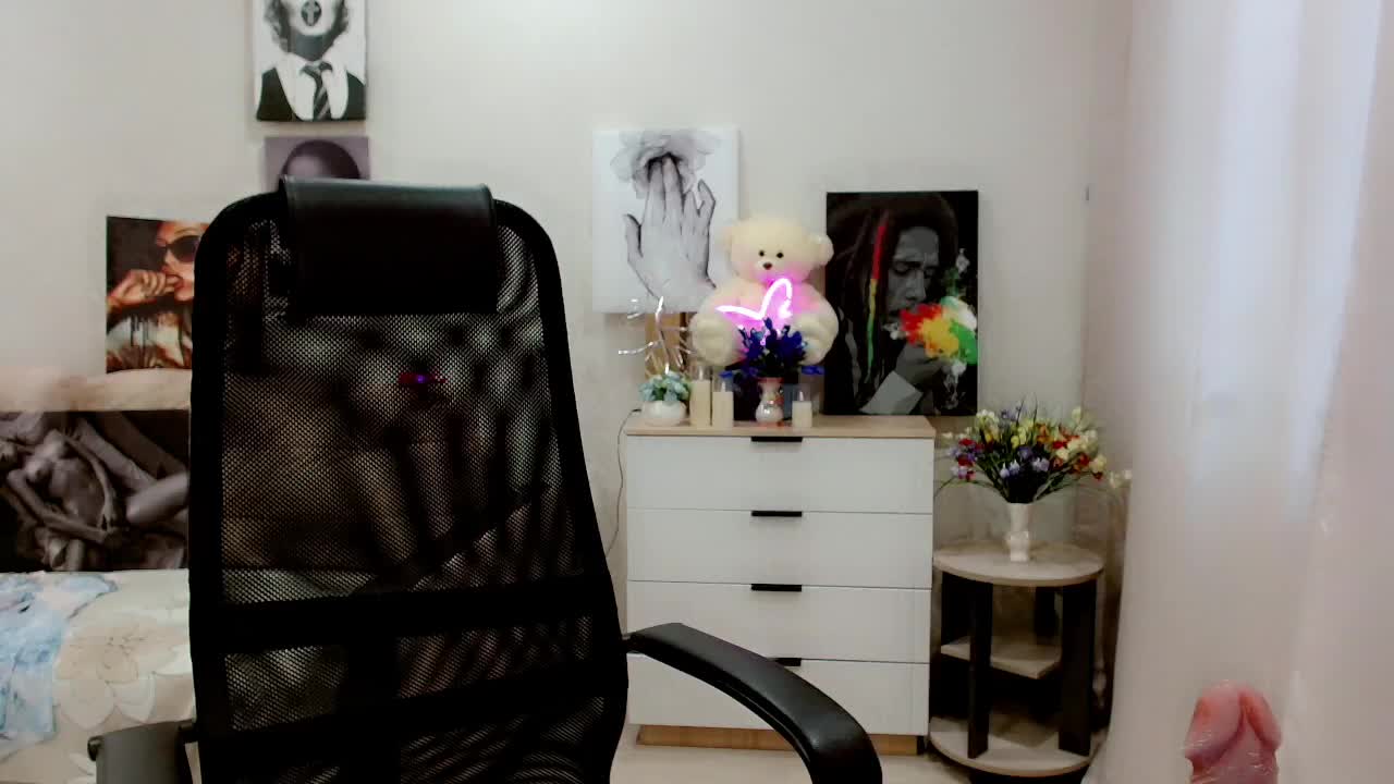 JuicyGloss Live Sex December 14, 2025