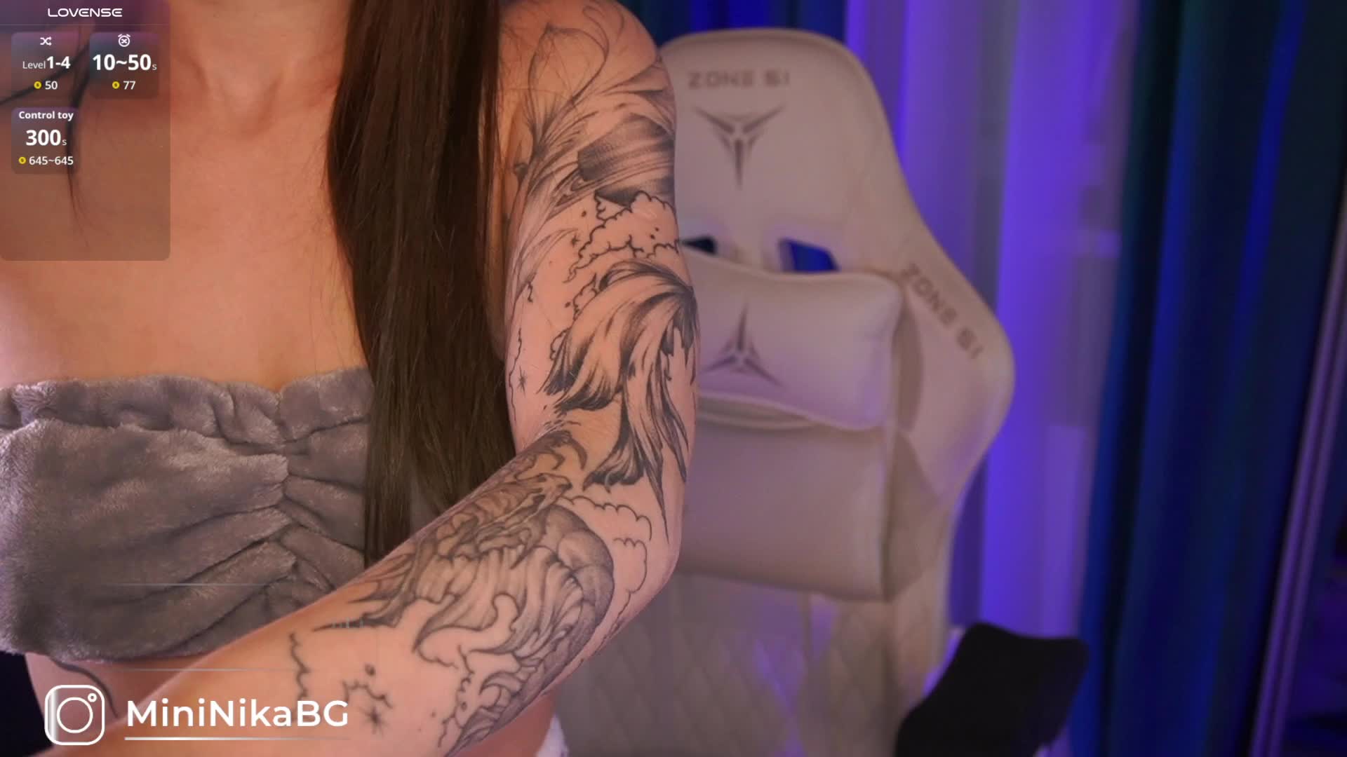 MiniNika Live Sex December 14, 2025