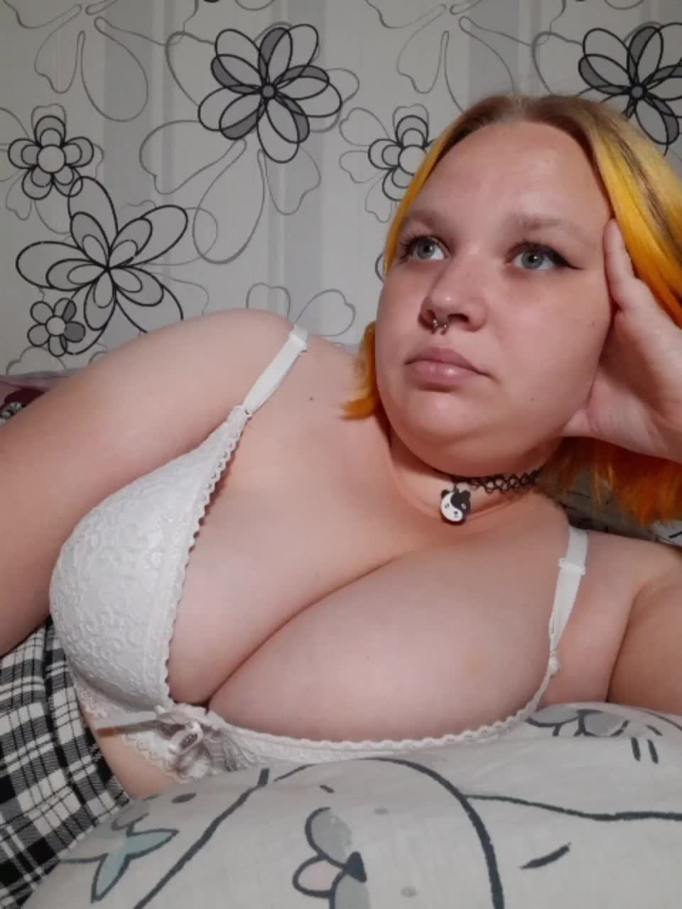 -MeooW- Live Sex December 15, 2025