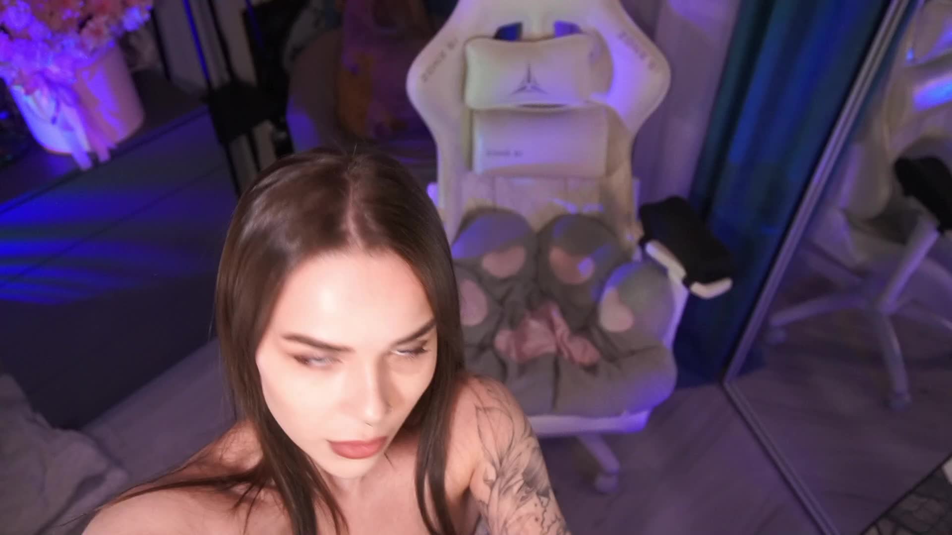 MiniNika Live Sex December 14, 2025