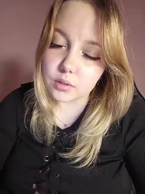 Skujnaya Live Sex December 15, 2025