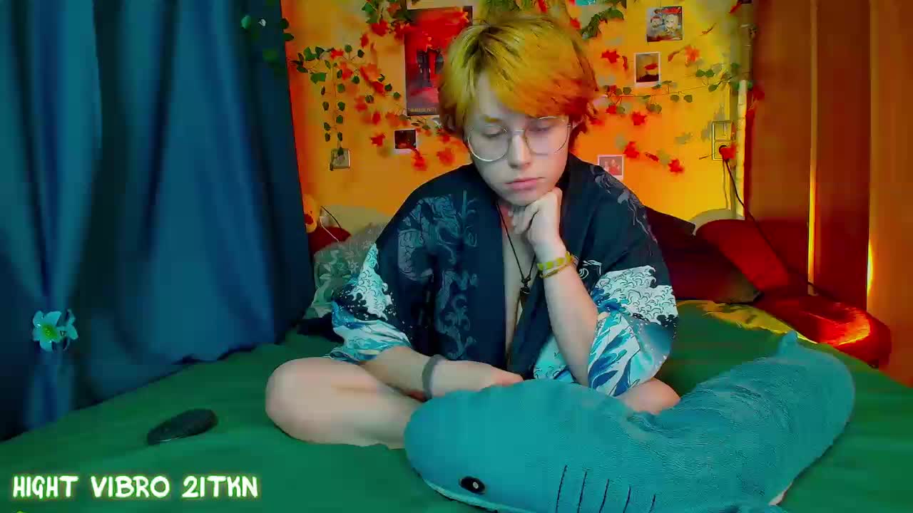 Tricky_Kitsune Live Sex December 17, 2025