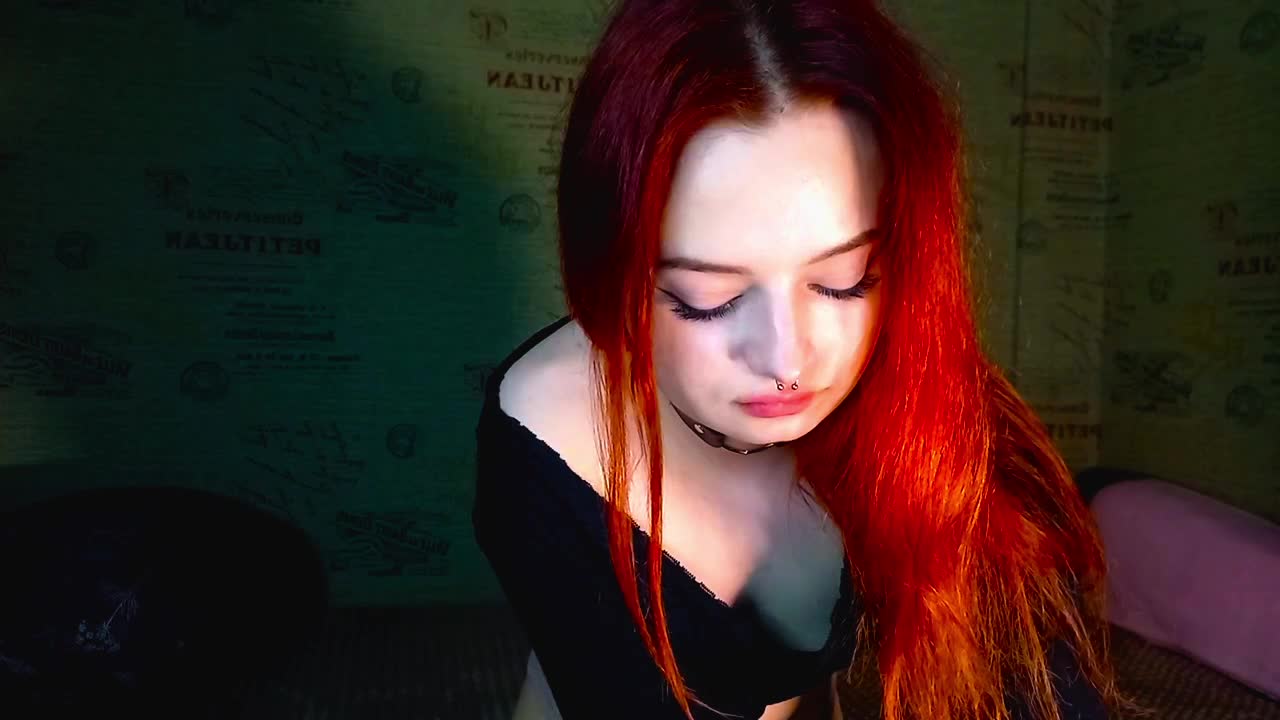 emiless Live Sex December 13, 2025